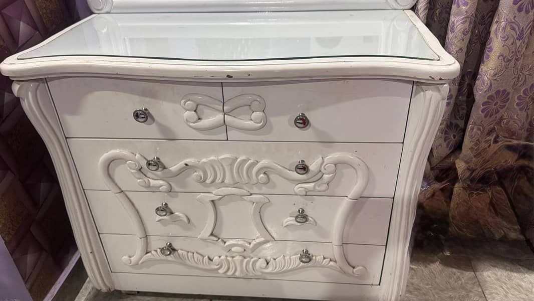 dressing table 1