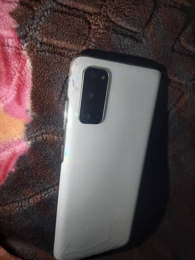 s20 non pta 12gb 128 all oky no any fallt jo msla ha who nazr a rha ha