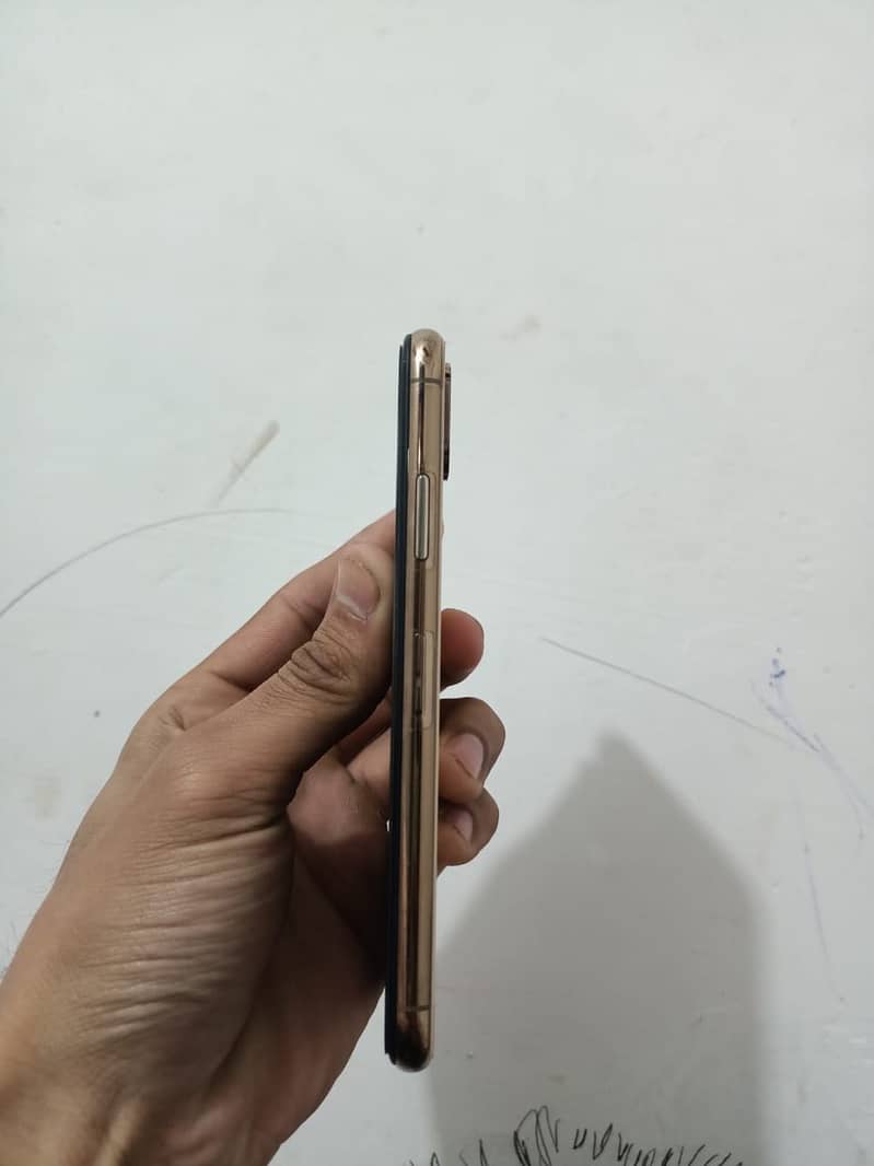 iPhone xs 3