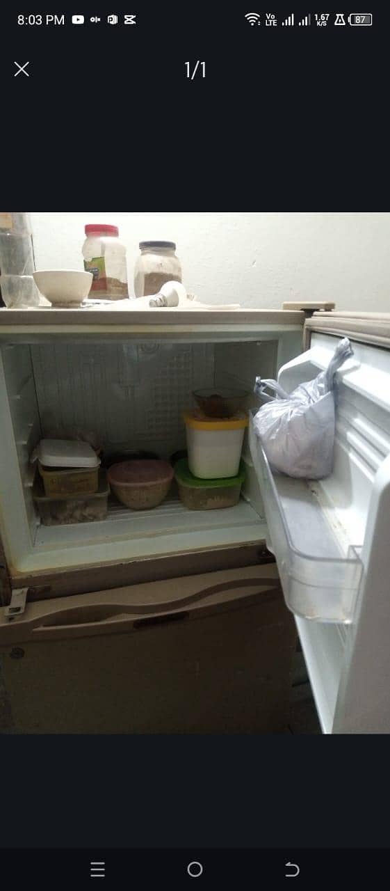 Refrigerator 0