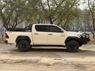 Toyota Hilux Revo V 2018 l Total Genuine