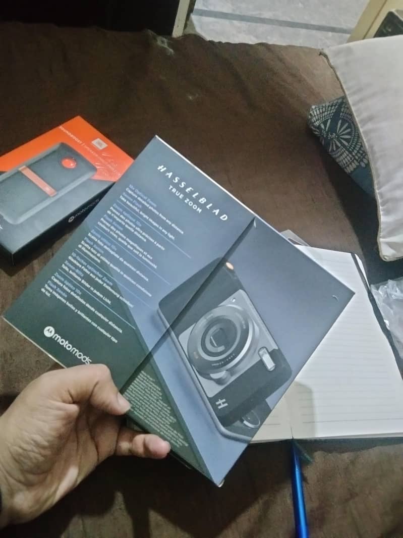moto mod digital camera 6