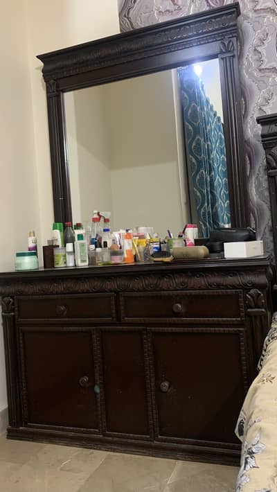 Dressing Table with drawees