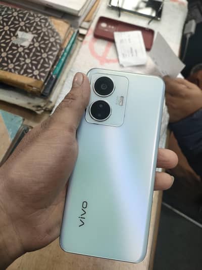 vivo y 55 original peis 10/10 box charge ke Sath