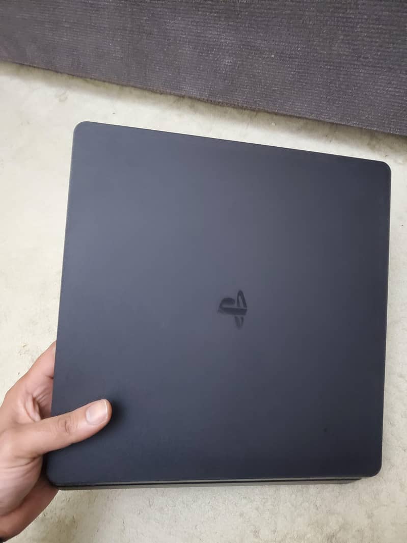 ps4 slim 500gb jailbreak  with 2 controler 2