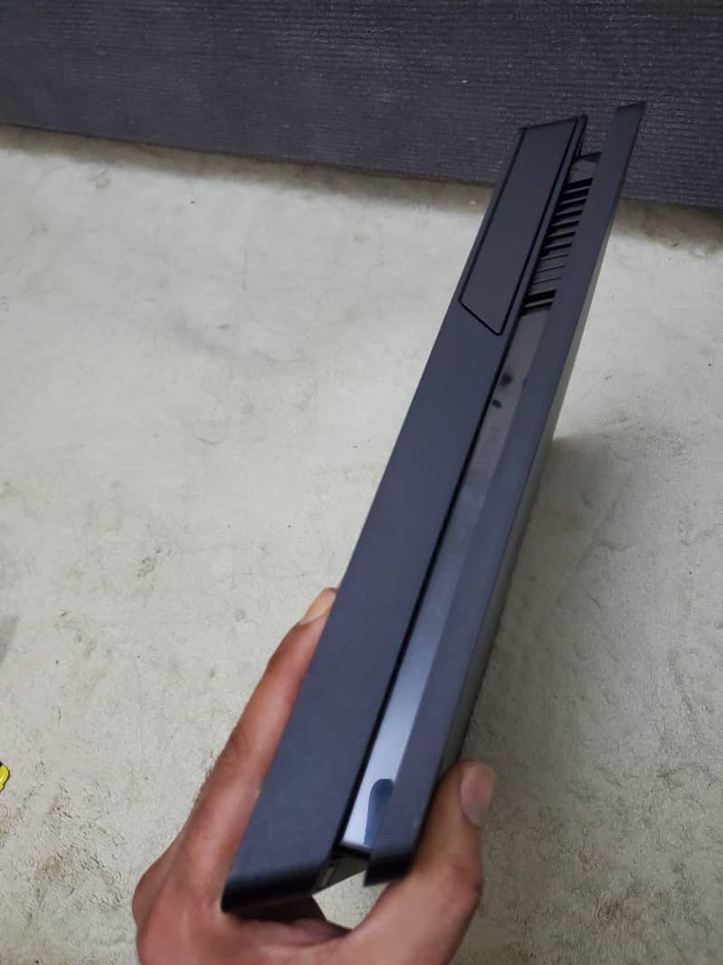 ps4 slim 500gb jailbreak  with 2 controler 5