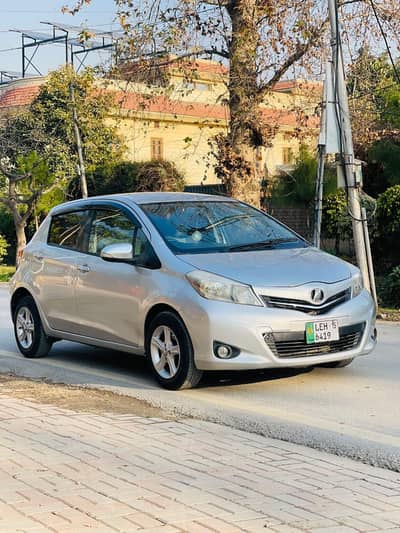 Japani Vitz F 1.0 Top of the line fully loaded