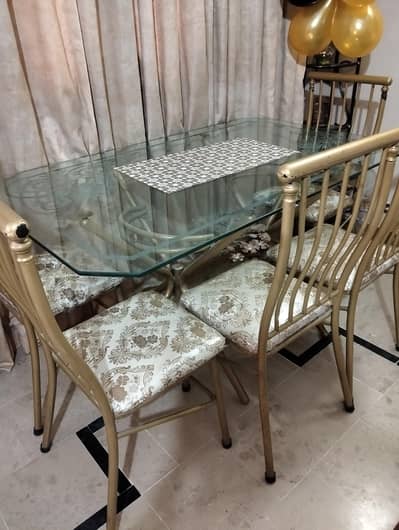 6 Seater Dinning table