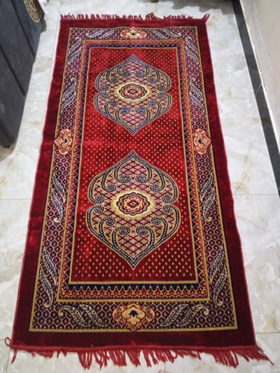 Pakistani Red Qaleen