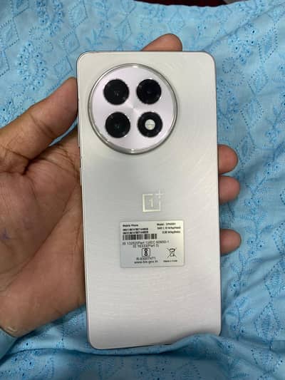 OnePlus 13r gaming beast device 12/256