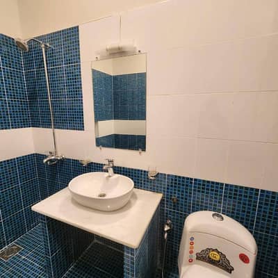 Shope available for rent dha Phase 2ext near to master juice 24th COMMERCIAL STREET