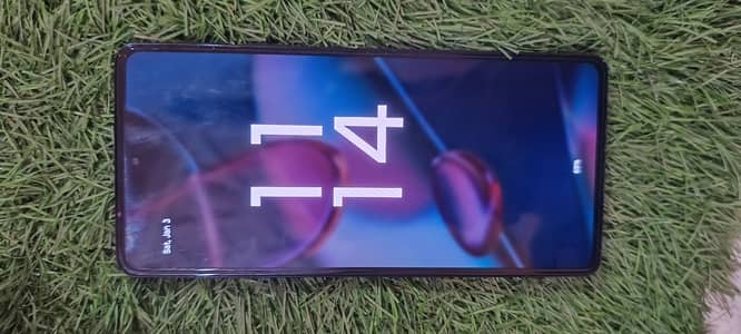 Motorola Edge 30 Pro features a Snapdragon 8 Gen 1 8gb ram 512gb rom