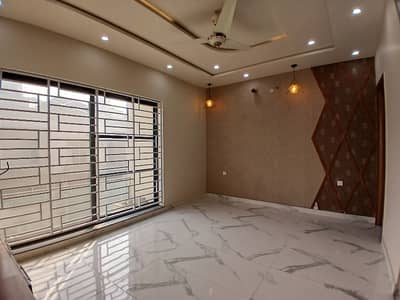 7 Marla Double Storey House For Sale In Eden Executive Block Canal Road