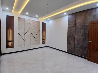 7.5 Marla Brand New Luxury House For Sale In Eden Valley Canal Road