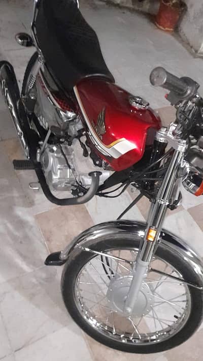 Honda 125 self start in lush condition