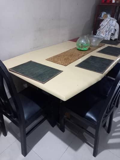 Dining table for sale