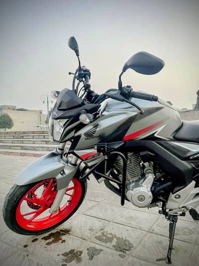 Honda CB250F 2022 - Wrapped since Day 1 - 3000 KMs - Pirelli Tyres