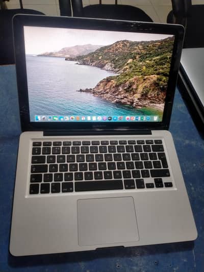 Apple MacBook Pro 2012 13.3" Intel core i5 8GB Ram  500GB HD