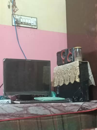 Lenovo PC 8 gb ram 530 gb hhd with 1gb AMD raedon graphics card