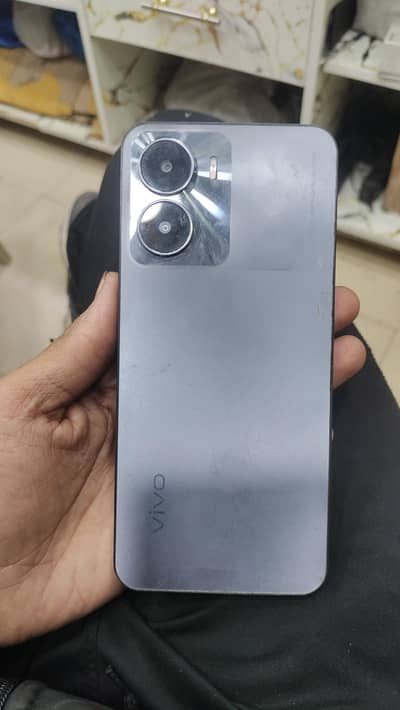 Vivo y56 5g NON Pta hai 8/256 for sale / Exchange