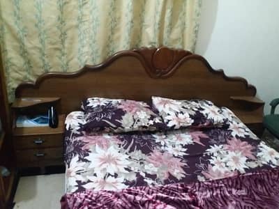 5.5×6 ft Bed Frame for Sale (Good Condition and WITHOUT MATRESS)