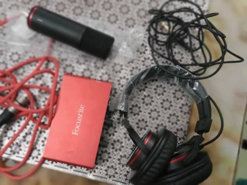 Focusrite 3rd Generation Complete Kit 2