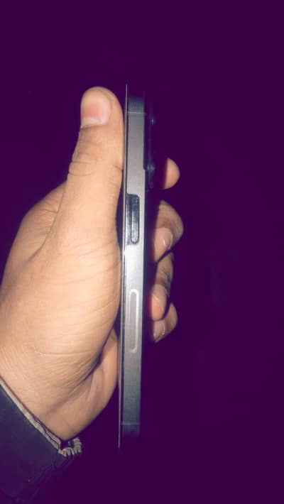 iPhone 14 pro with box resenable price