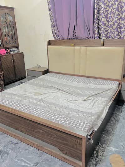 COMPLETE BED SET
