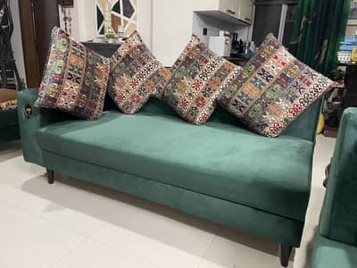 L shaped sofa Almost new