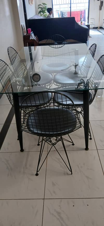 6 seater Dining table