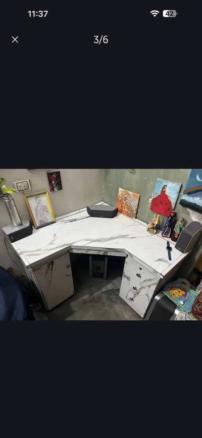 Computer corner table