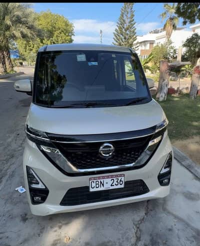 Nissan Dayz Highway star hybrid