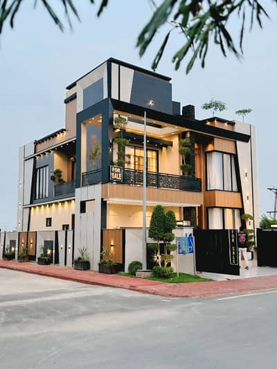 5 MARLA BRAND NEW ULTRA MODERN HOUSE FOR SALE NEAR TO PARK
