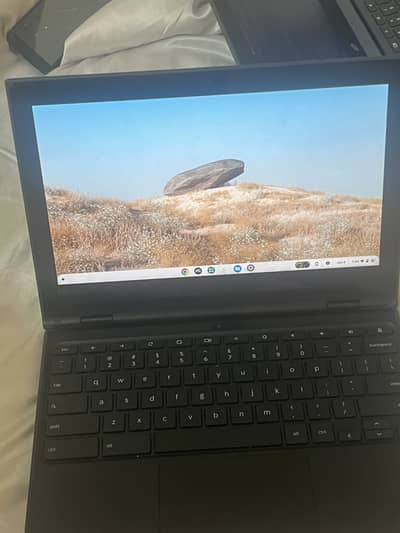 Laptop in good condition only 20 days use all ok no open nothing