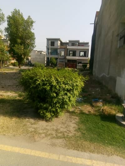 Eden Boulevard Housing Society B Block 5 Marla Plot In 8500000