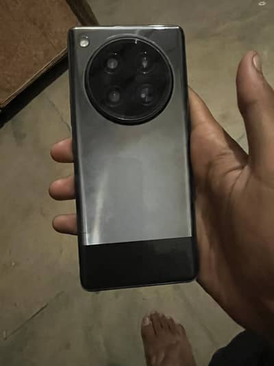 infinix zero 40  10 by 9  . . 16. . 256. .