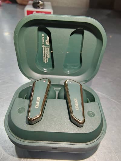 zero flair 10 bay 10 ear buds brand new condition