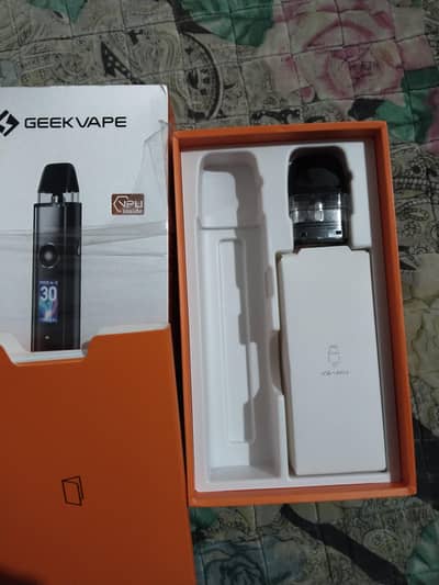 Geek vape wenax Q pro only 1 days used 10/10 age 18 plus contact