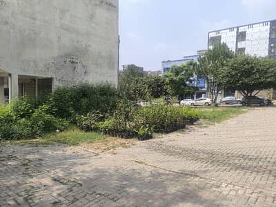 100 sq yds Corner Plot for Sale in Commercial-I, Naval Anchorage, Islamabad