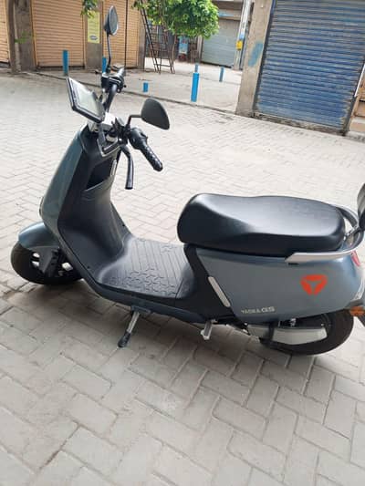 YADEA G 5 ELECTRIC SCOTTY 03228150634