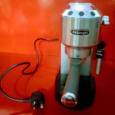 U. K imported Delonghi Machine. (Fee Home Delivery)