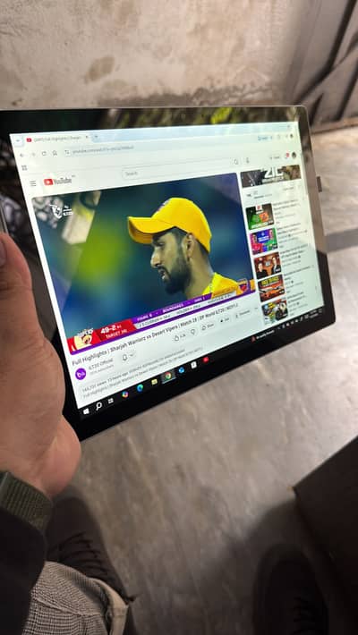 Microsoft surface pro 5 (i5/7th)8/128 tuch plus detachable