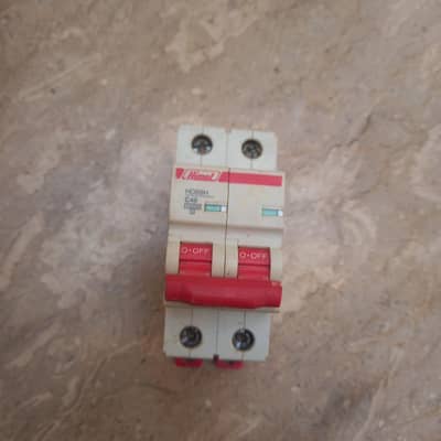 Himself AC circuit breakers  C40