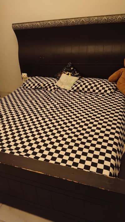 Bed set for sale 03198898344
