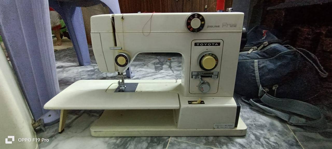 Zik Zak Sewing  Machine 1