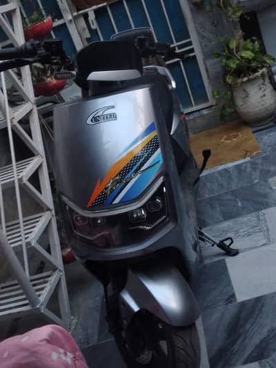 united Scooty full option 1000W power motor condition 10/10