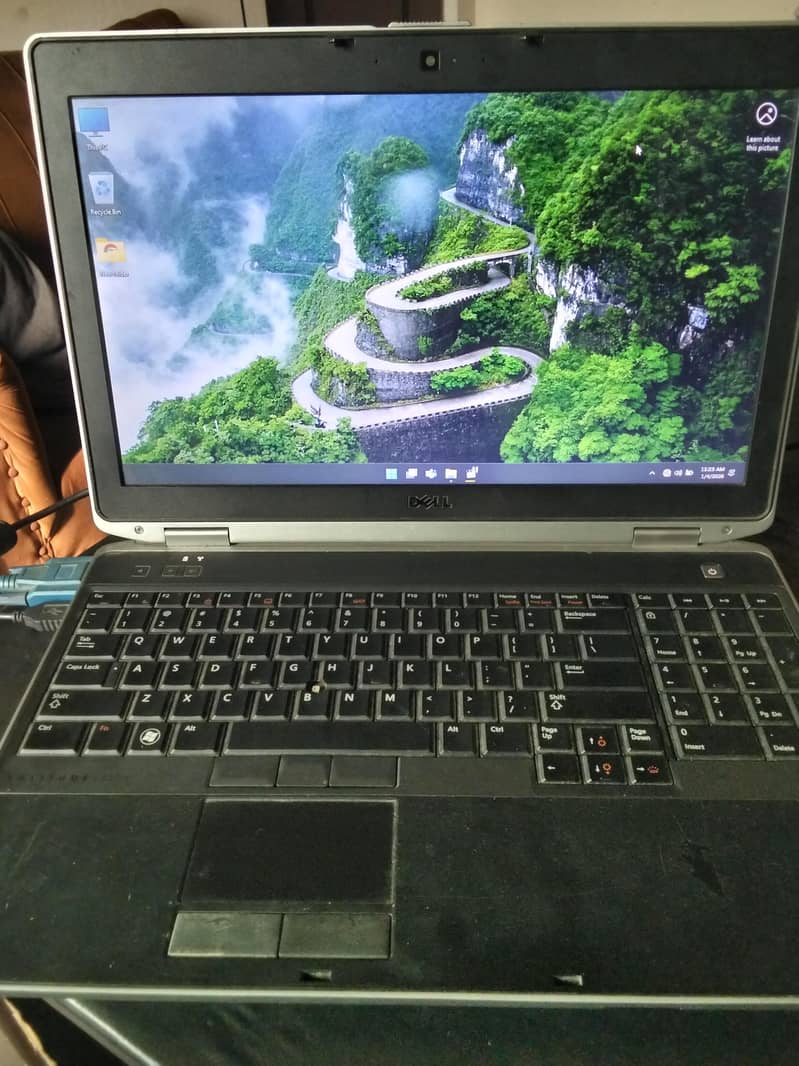 DELL E6530 1