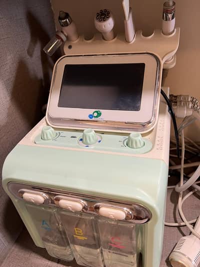 HydraFacial Machine 7 in 1 device