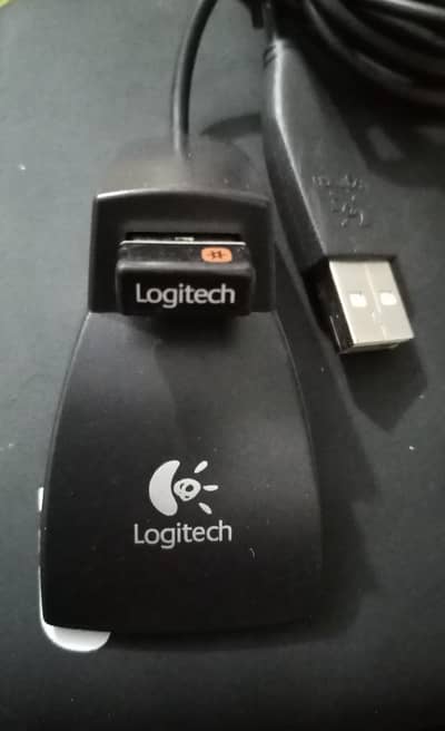 Logitech USB Unifying wireless Receiver dongle with usb dock