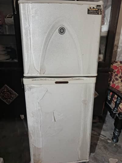 Dawlance Refrigerator for urgent sale.